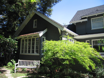 1207 Waverley